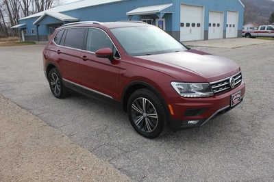 2019 Volkswagen Tiguan, $15499. Photo 4