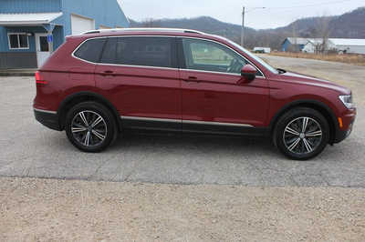 2019 Volkswagen Tiguan, $15499. Photo 5
