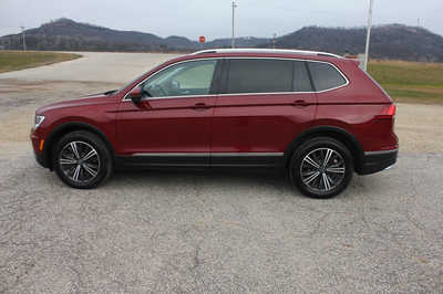 2019 Volkswagen Tiguan, $15499. Photo 9