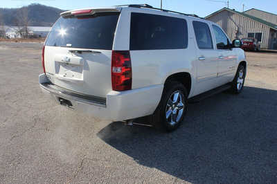2011 Chevrolet Suburban, $9999. Photo 6