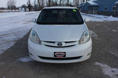 2006 Toyota Sienna, $2999. Photo 3