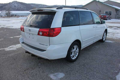 2006 Toyota Sienna, $2999. Photo 6