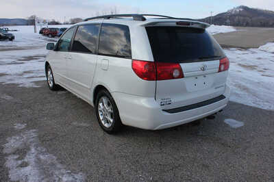 2006 Toyota Sienna, $2999. Photo 8