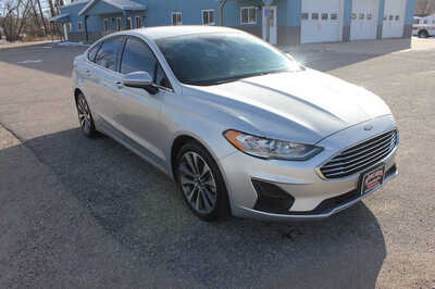 2019 Ford Fusion, $11999. Photo 4