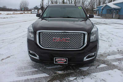 2017 GMC Yukon, $21999. Photo 3