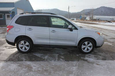 2014 Subaru Forester, $8999. Photo 5