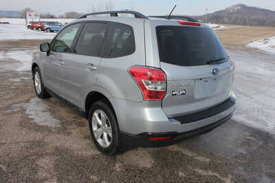 2014 Subaru Forester, $8999. Photo 8