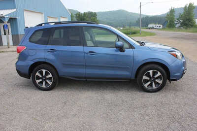 2017 Subaru Forester, $12499. Photo 5