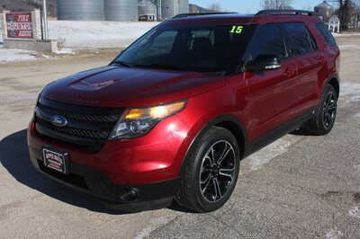 2015 Ford Explorer, $7999. Photo 2