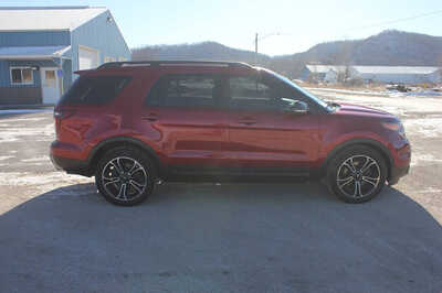 2015 Ford Explorer, $7999. Photo 5