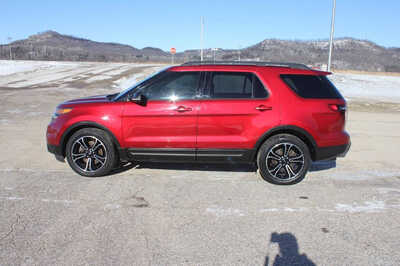2015 Ford Explorer, $7999. Photo 9
