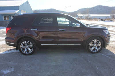 2018 Ford Explorer, $15999. Photo 5