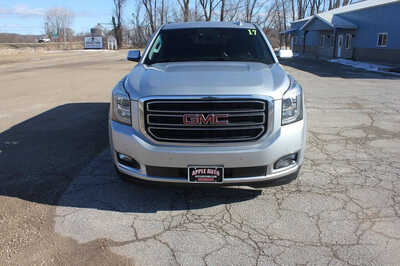 2017 GMC Yukon XL, $13999. Photo 3