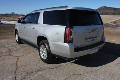 2017 GMC Yukon XL, $13999. Photo 8