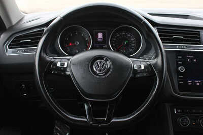 2019 Volkswagen Tiguan, $13999. Photo 11