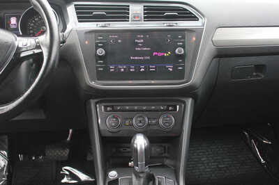 2019 Volkswagen Tiguan, $13999. Photo 12