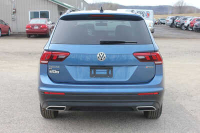 2019 Volkswagen Tiguan, $13999. Photo 7