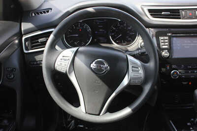 2015 Nissan Rogue, $9999. Photo 11