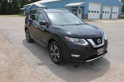 2017 Nissan Rogue, $10499. Photo 4