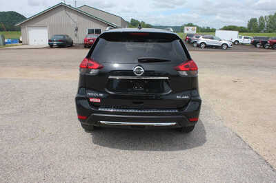 2017 Nissan Rogue, $10499. Photo 7