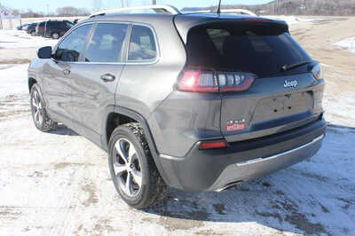 2019 Jeep Cherokee, $16999. Photo 8