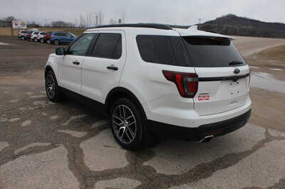 2016 Ford Explorer, $12699. Photo 7