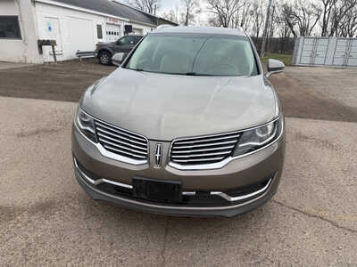 2017 Lincoln MKX, $11999. Photo 2