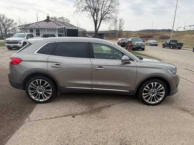 2017 Lincoln MKX, $11999. Photo 4