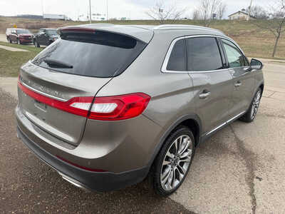 2017 Lincoln MKX, $11999. Photo 5