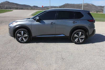 2021 Nissan Rogue, $19999. Photo 8