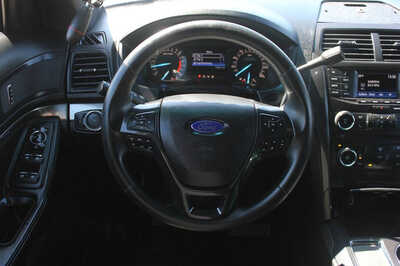 2016 Ford Explorer, $9999. Photo 10