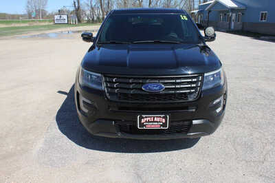 2016 Ford Explorer, $9999. Photo 2