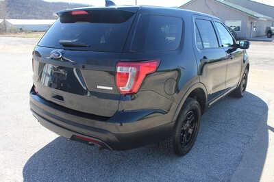 2016 Ford Explorer, $9999. Photo 5