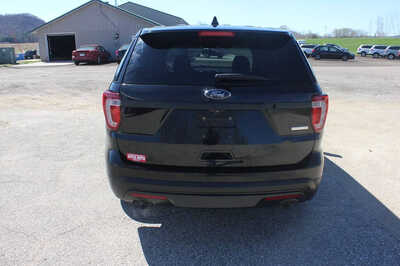 2016 Ford Explorer, $9999. Photo 6