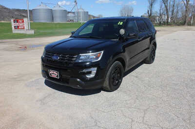 2016 Ford Explorer, $9999. Photo 1
