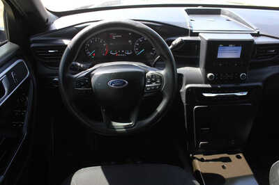 2022 Ford Explorer, $18499. Photo 7