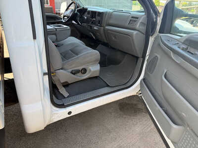 2004 Ford F450-8000, $11999. Photo 12