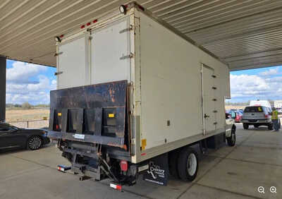 2004 Ford F450-8000, $11999. Photo 3