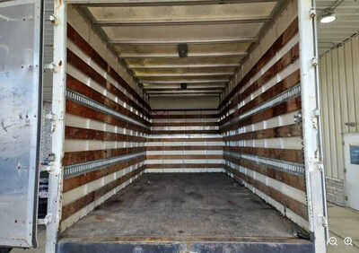 2004 Ford F450-8000, $11999. Photo 6