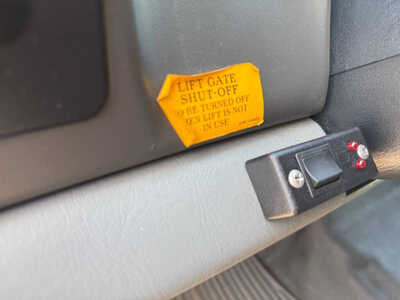 2004 Ford F450-8000, $11999. Photo 9