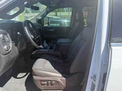 2023 GMC 3500 Crew Cab, $59999. Photo 5