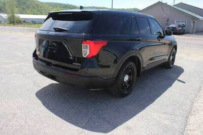 2022 Ford Explorer, $17499. Photo 5