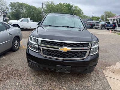 2015 Chevrolet Suburban, $13499. Photo 2