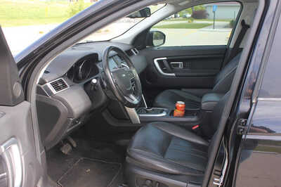 2018 Land Rover Discovery, $10999. Photo 6