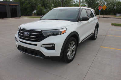 2020 Ford Explorer, $18999. Photo 1
