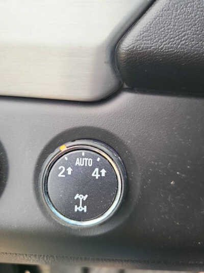 2015 GMC Yukon XL, $8999. Photo 4