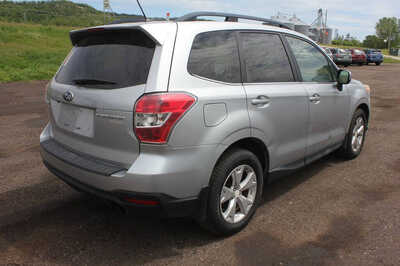 2015 Subaru Forester, $9999. Photo 3