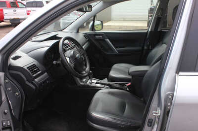 2015 Subaru Forester, $9999. Photo 6