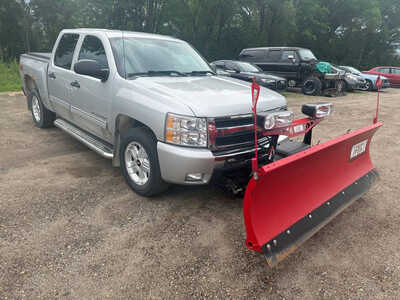 2010 Chevrolet 1500 Crew Cab, $7999. Photo 3