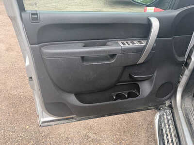 2010 Chevrolet 1500 Crew Cab, $7999. Photo 9